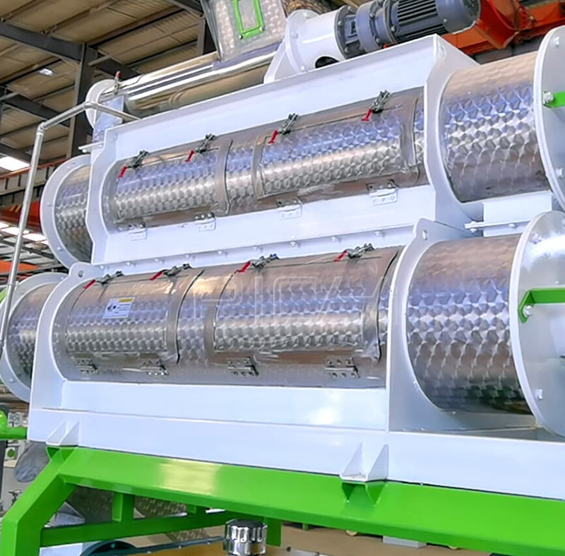 Conditioner for floating fish feed extruder