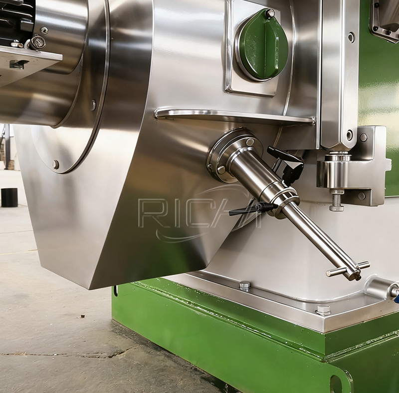 Pelletizing chamber of pig feed pellet mill