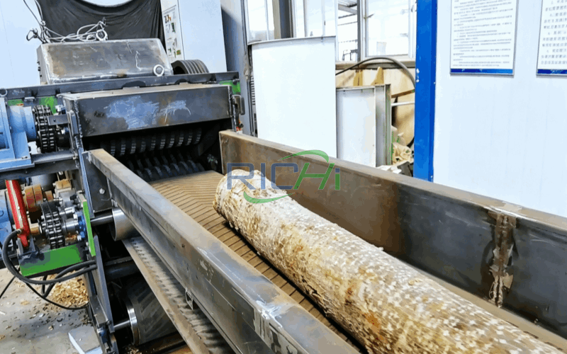 Broyeur de bois à haut rendement destiné à la production de biomasse