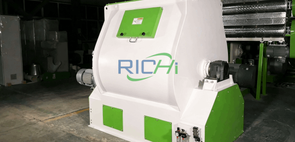 poultry feed mixing machine